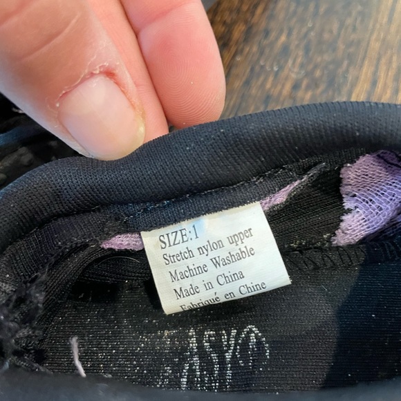 Water Shoes Size 1 - Picture 3 of 3